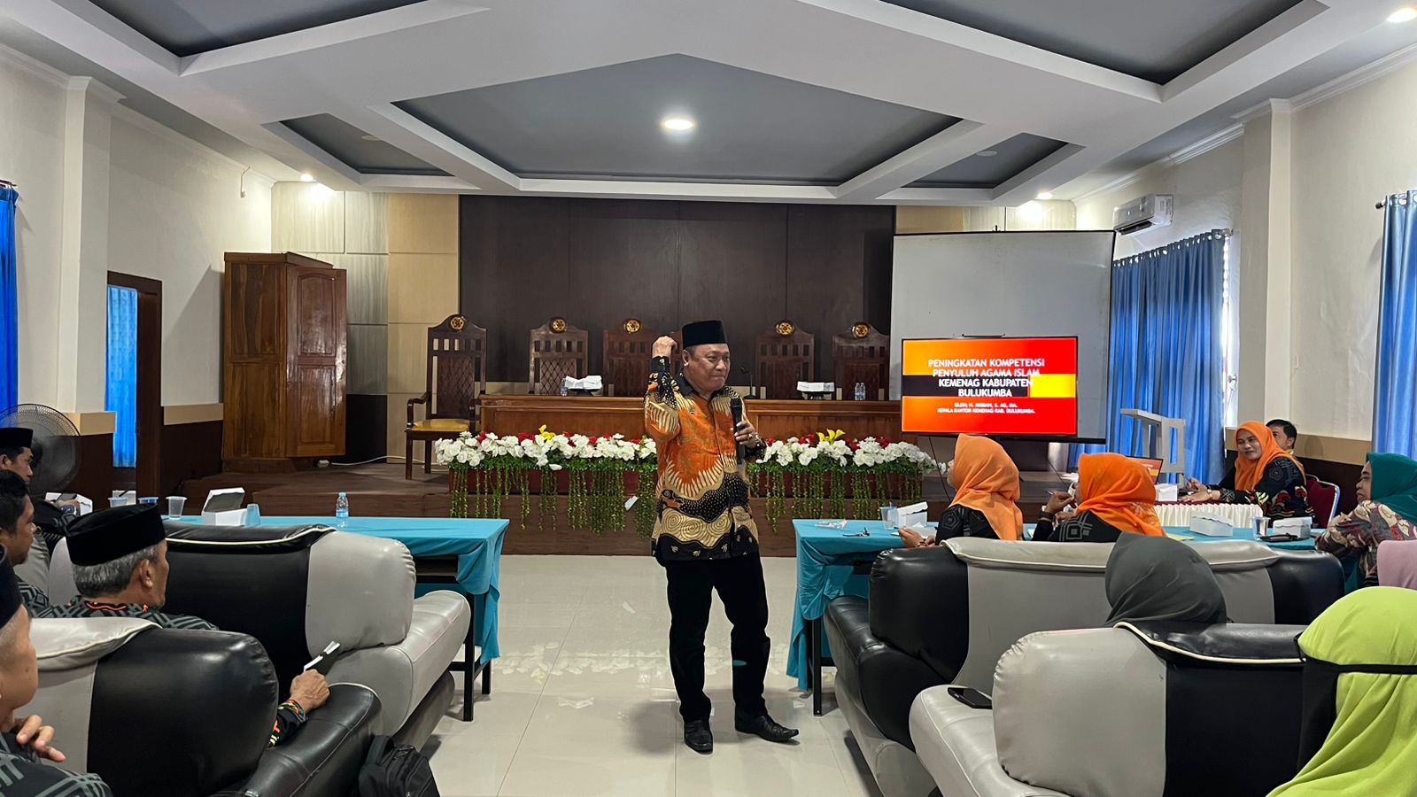 Kepala Kantor Kemenag Bulukumba menyampaikan materi tentang