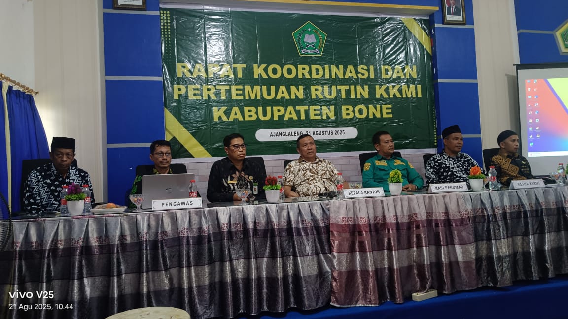Kepala Kantor Kemenag Bone beserta Jajarannya
