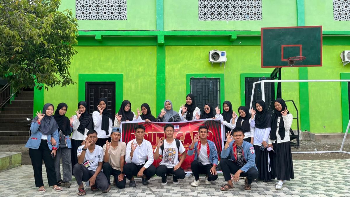 Foto bersama setelah kegiatan Youth Camp PIK-R MAN 1 Bone