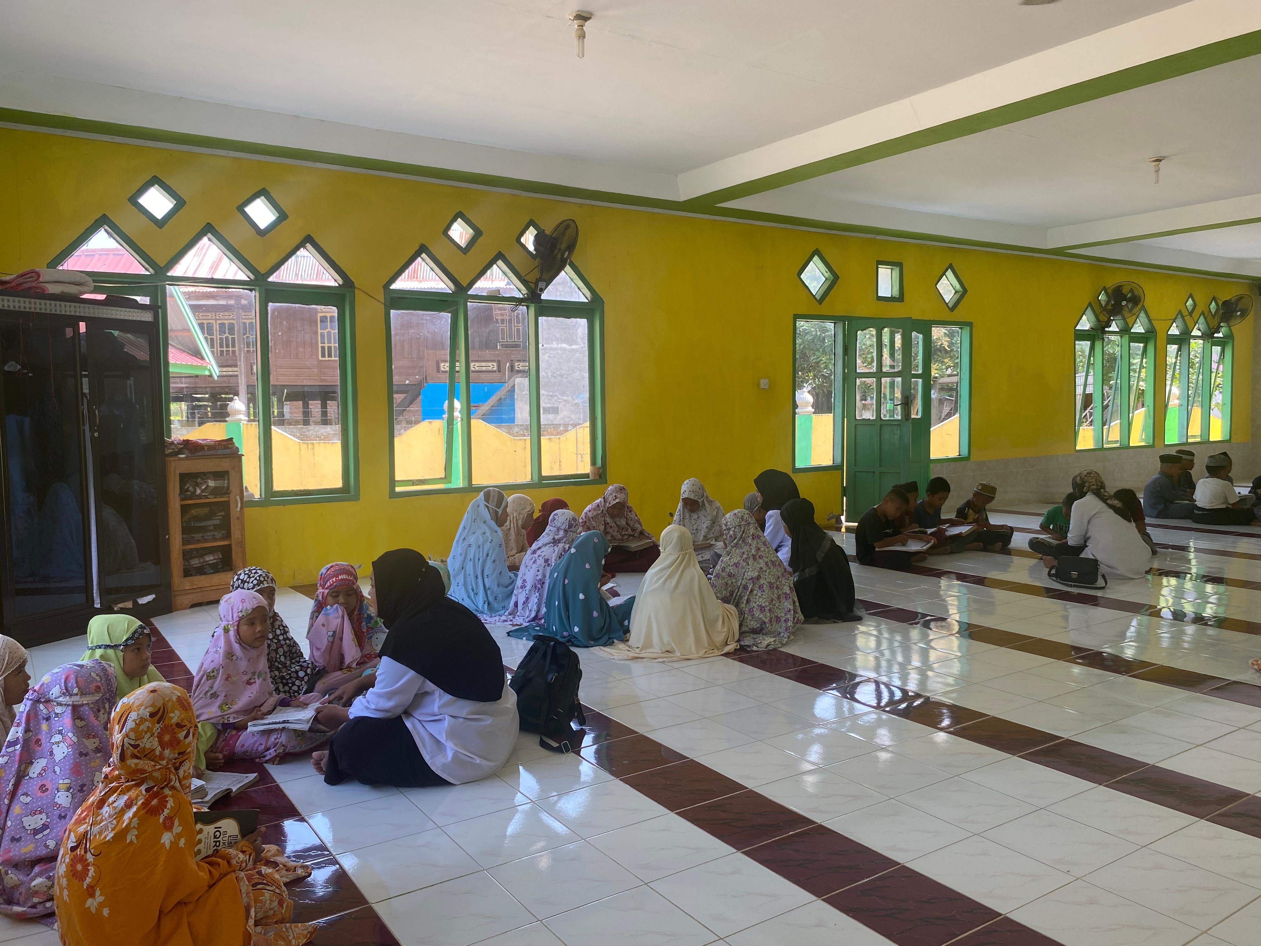 PAI KUA Batulappa Adakan Pembinaan Baca Al-Qur’an untuk Jamaah Masjid Babuttahara Libukang