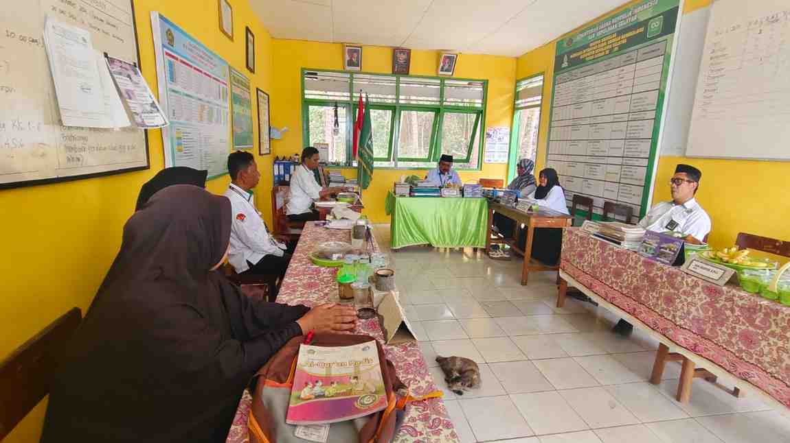 Pendampingan Penyusunan Visi dan Misi MIS Babul Rahmah Dongkalang