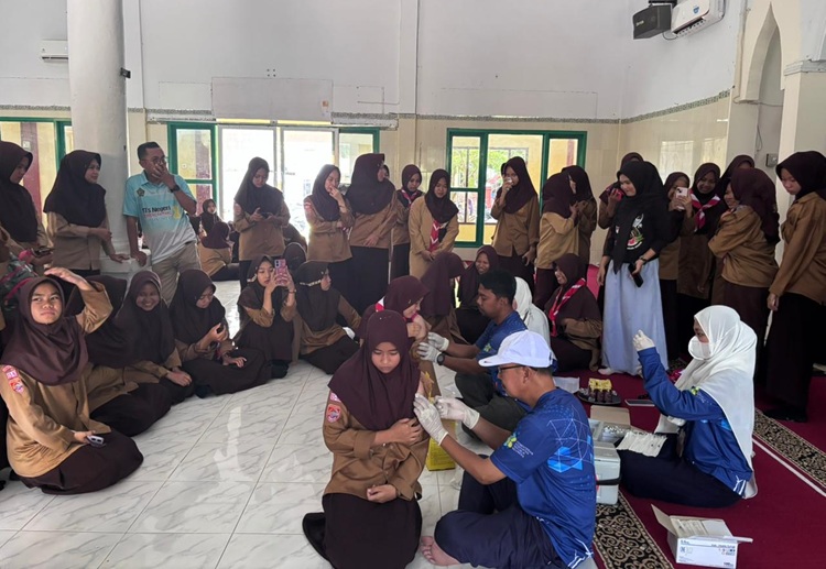 MTsN 1 Sidrap Sukses Gelar Bulan Imunisasi Anak Sekolah (BIAS) .