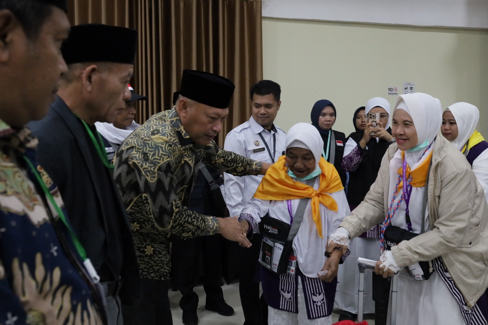 Kisah Nenek Nursadek, Penyapu Jalan dari Ternate Menuju Baitullah