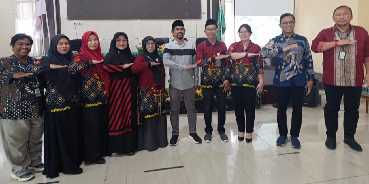 Foto bersama kepala Balitbang