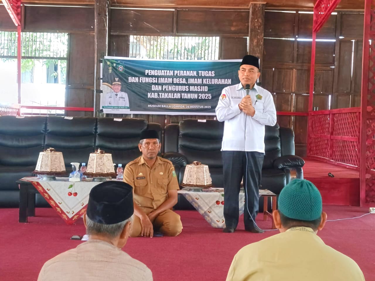 Kepala Kemenag Takalar H Solihin saat memberikan materi