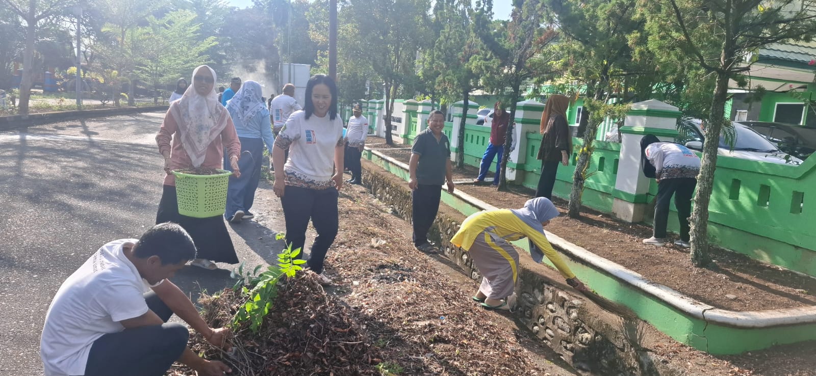 Kakankemenag Luwu Berpartisipasi Dalam Kerja Bakti