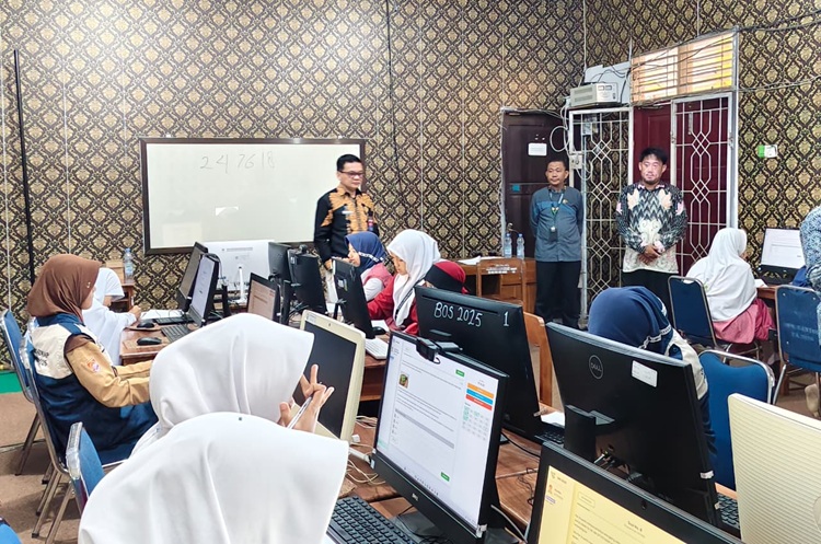 Pantau Pelaksanaan OMI 2025 di MAN Sidenreng Rappang, Begini Motivasi Kakan Kemenag
