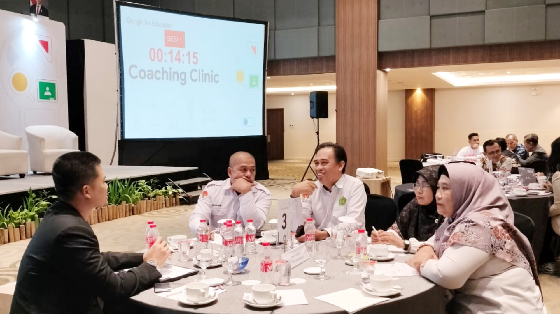 Tiga kepala madrasah dan pengawas melakukan diskusi dengan pihak Google for Education pada Selasa, 24 Juni 2025 (Foto: Humas Kemenag Bantaeng)