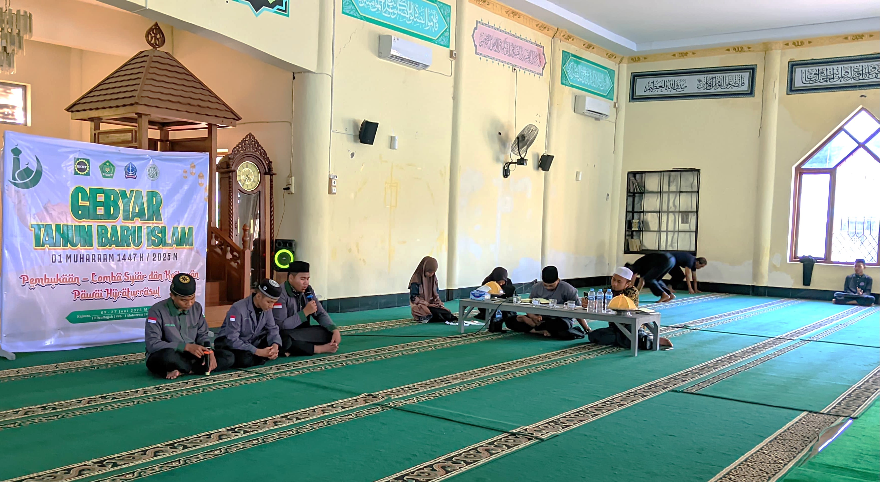 Penampilan Tim pertama MAN 4 Bone terdiri dari Hari Sabily, Al Fattah Husaidin, dan Farel