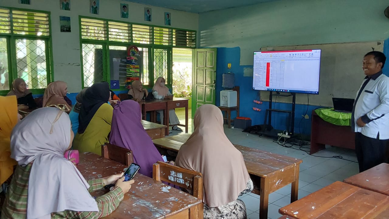 Suasana pertemuan di ruang kelas