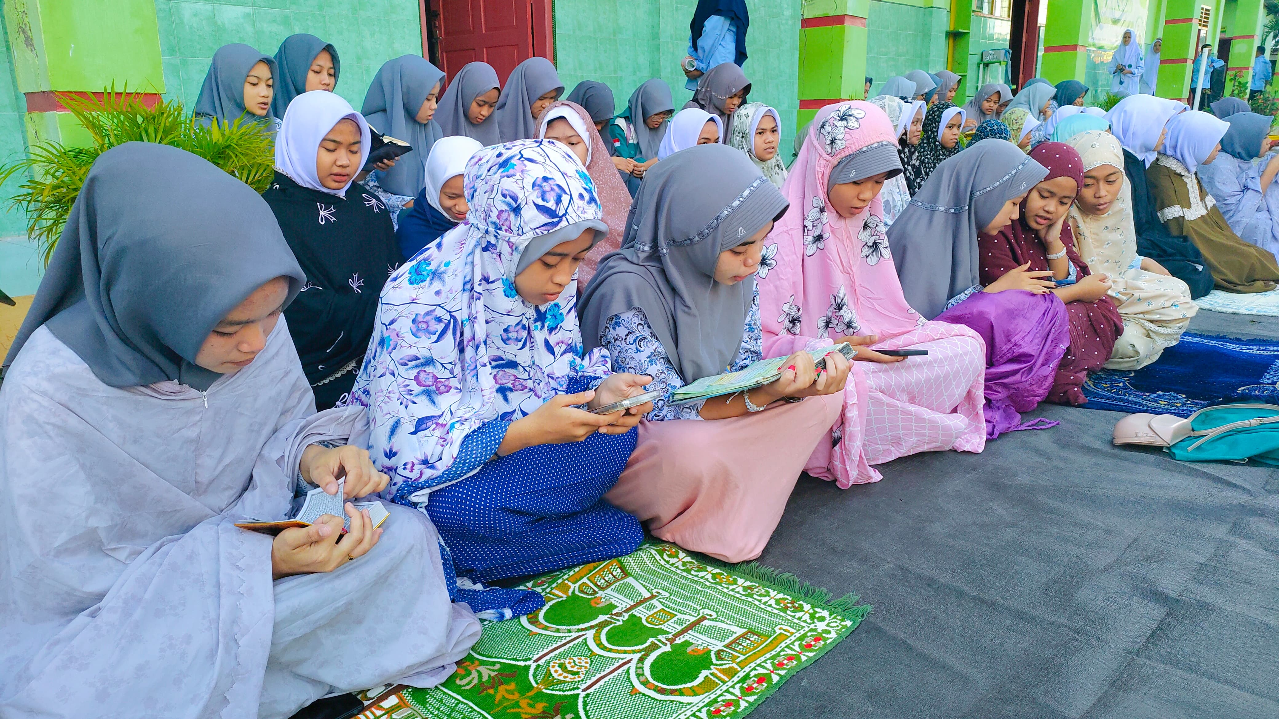 Kegiatan tadarrus setelah shalat dhuha berjamaah