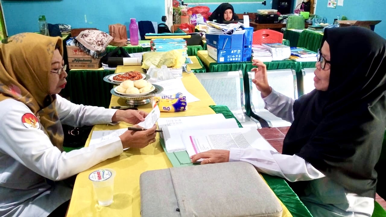 Pengawas Madrasah Lakukan Pembinaan dan Supervisi Akademik di MTs DDI Mattoanging Bantaeng pada Senin, 4 Agustus 2025 (DDI Mattoanging)