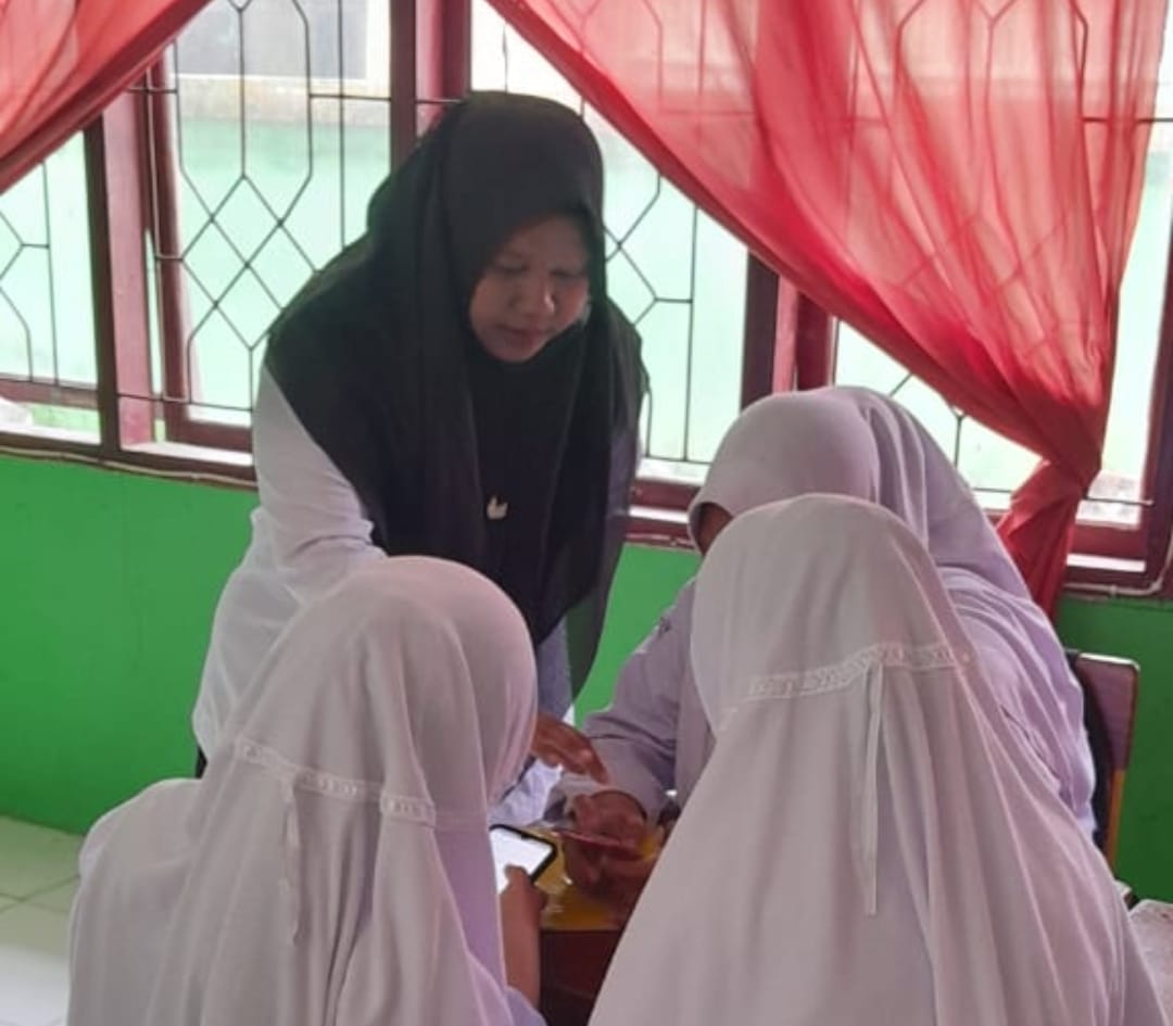Kiprah Guru Ekonomi Nirmayani Mukaddas: Bangun Semangat Belajar dengan Kerjasama Tim dan Pendekatan Kontekstual