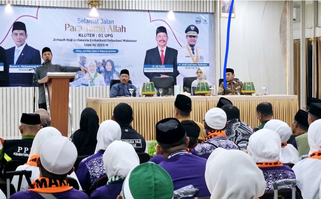 Gubernur Sulawesi Selatan Lepas Kloter Pertama Jemaah Haji Embarkasi Makassar