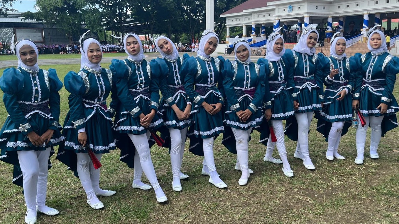 Marching Band Iqra’ MTsN 1 Bone Tampil Memukau di Peringatan Hardiknas 2025