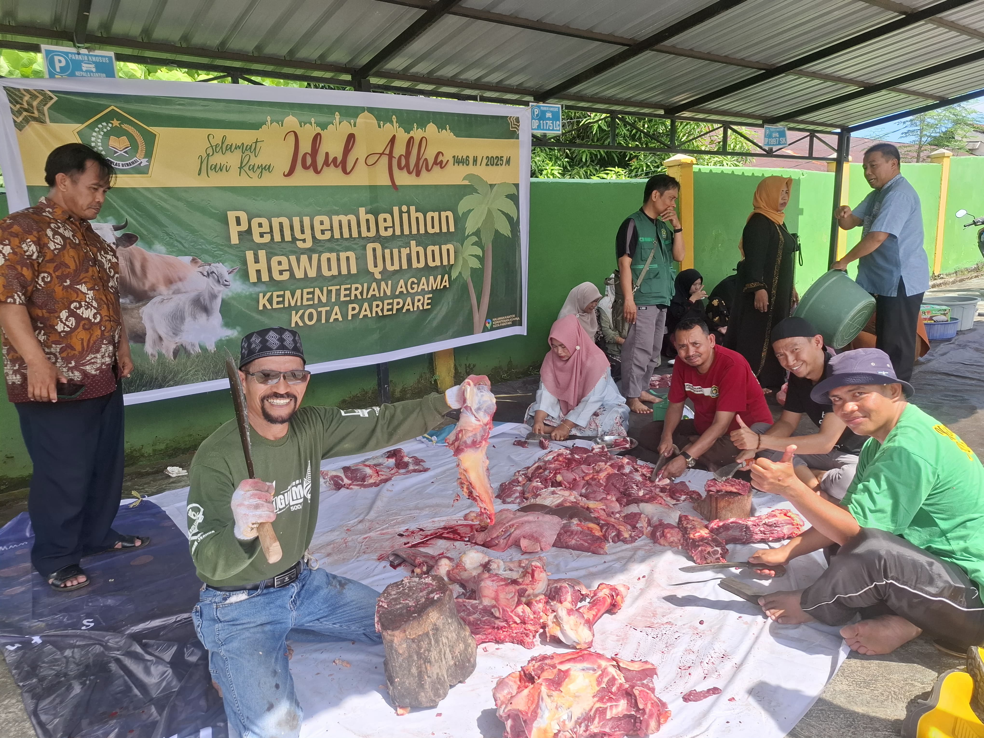 Penyembelihan Hewan Qurban di Kantor Kemenag Kota Parepare