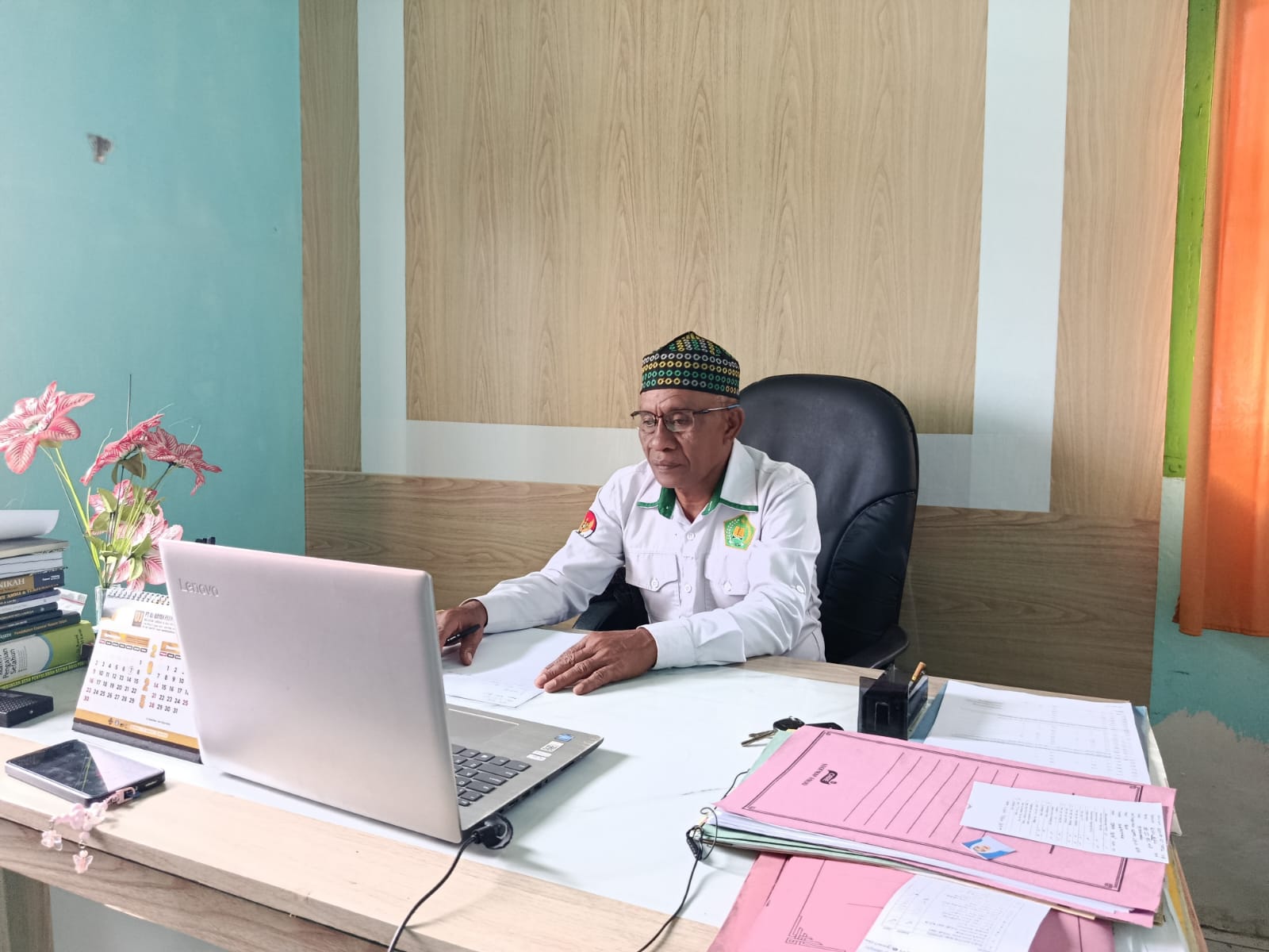 Kepala KUA Sinjai Borong mengikuti Rakor Bidang Urais via Zoom