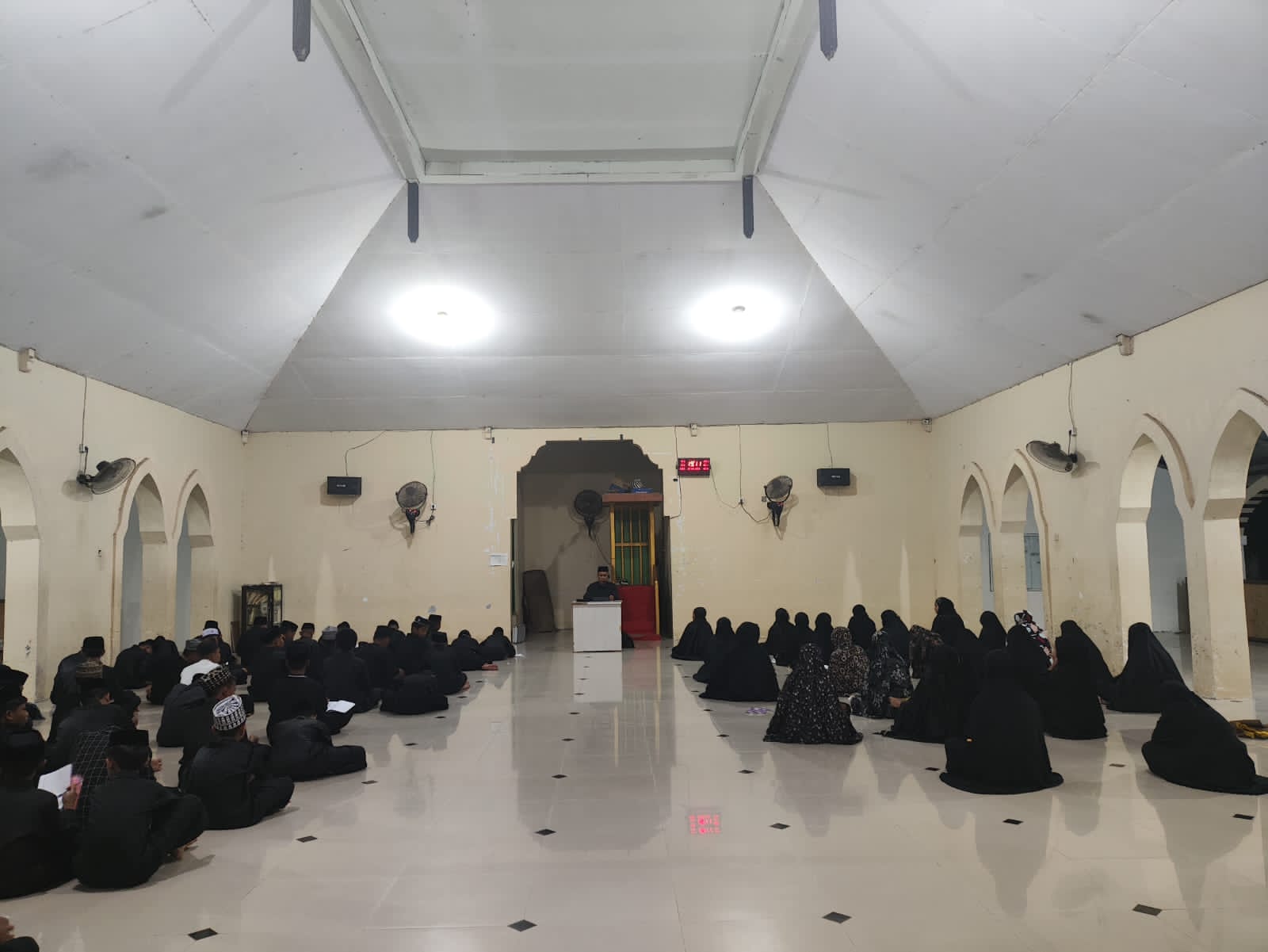 PAI KUA Lanrisang Sampaikan Kajian Tafsir Jalalain di Pesantren Darul Qur’an At-Taqwa Jampue