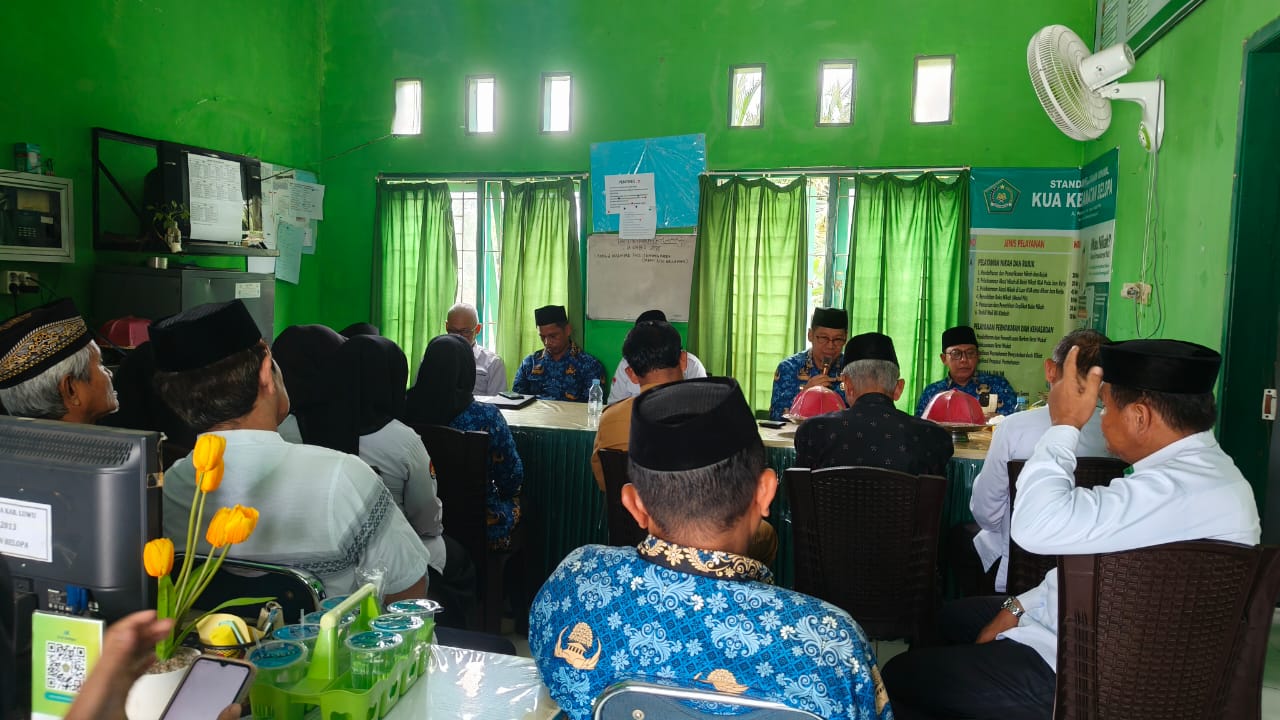 Drs. H. Jufri, MA Beri Sambutan Pada Sertijab Ka. KUA se- Kab. Lwu