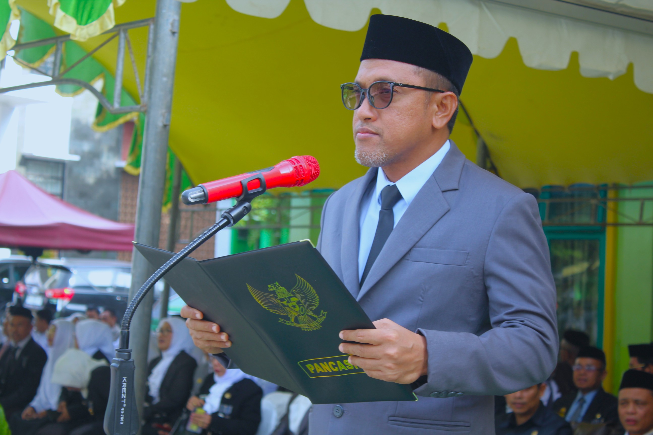 Bupati Jeneponto H. Paris Yasir Saat Upacara HAB Kemenag Ke-80 Tingkat Kab. Jeneponto