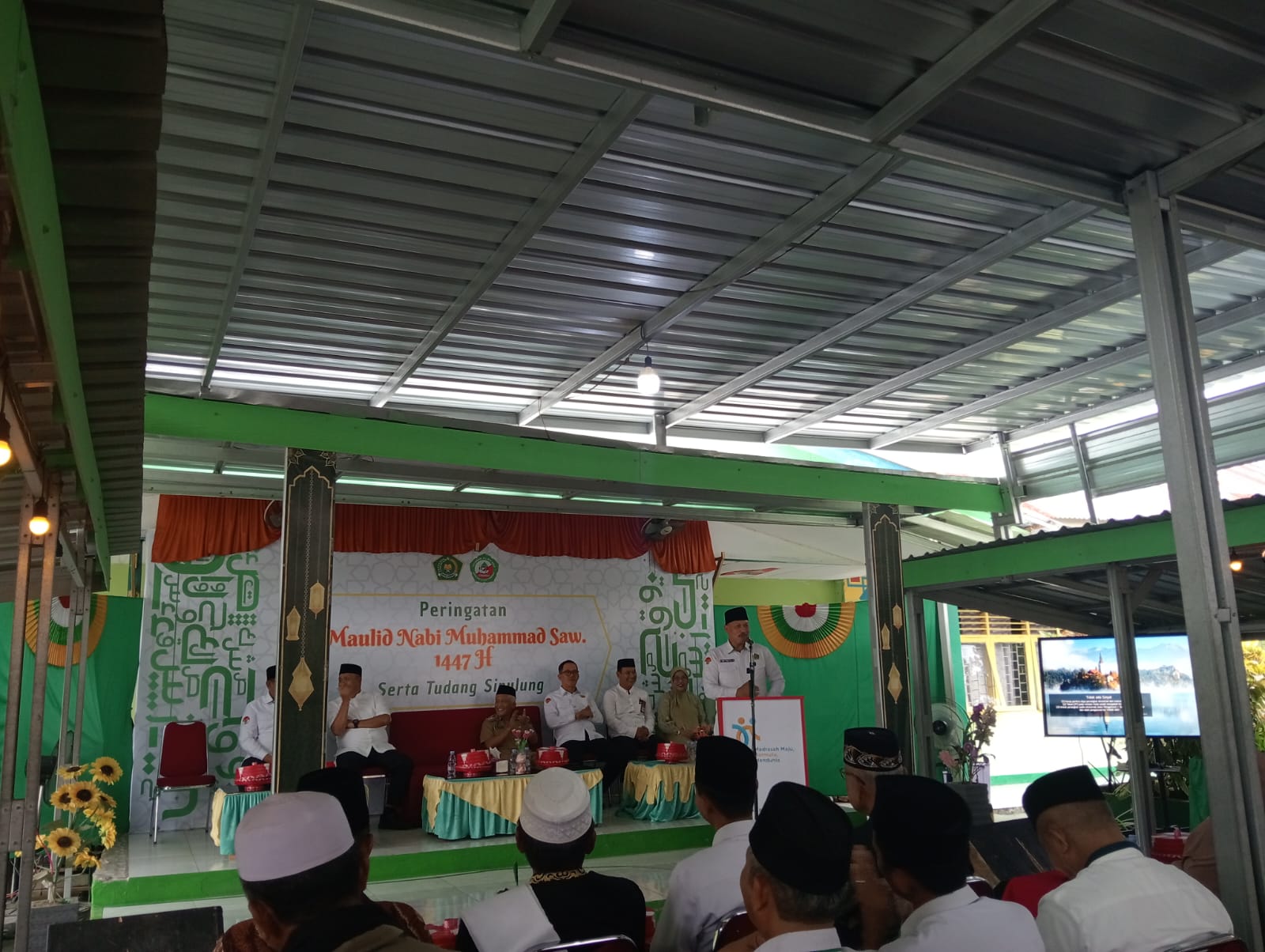 Kakanwil Kemenag Sulsel H Ali Yafid Beri Tausyiah di Momen Maulid Nabi Muhammad Madrasah Aliyah Pompanua