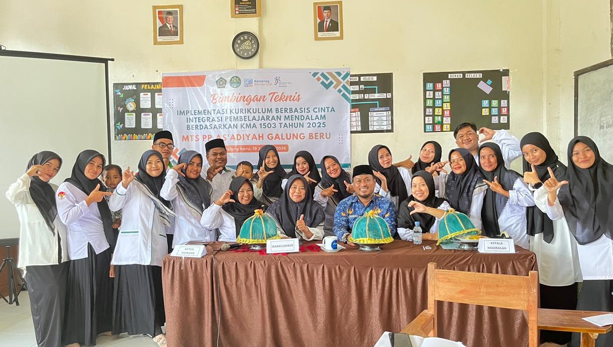 Suasana Bimbingan Teknis (Bimtek) Implementasi Kurikulum Berbasis Cinta (KBC) di MTs Galung Beru