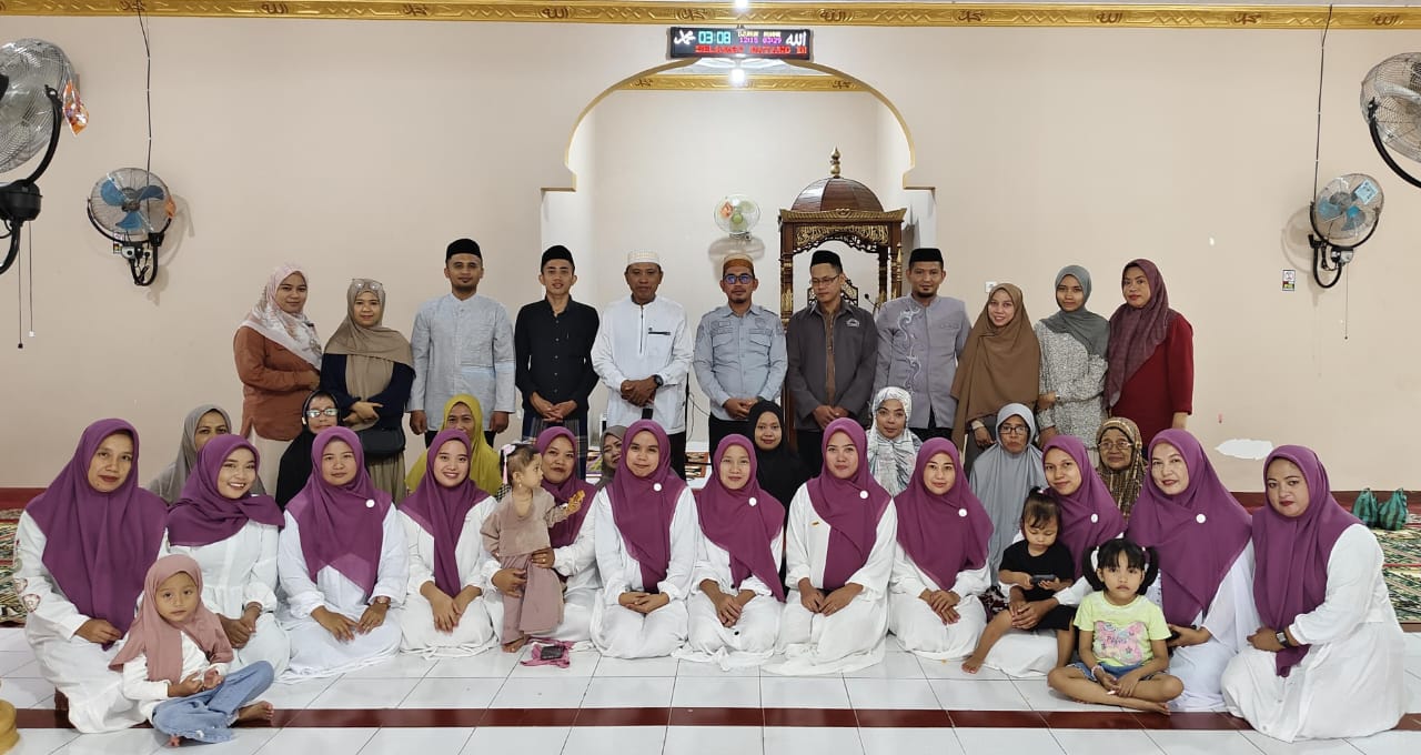 Foto bersama pengurus majelis taklim