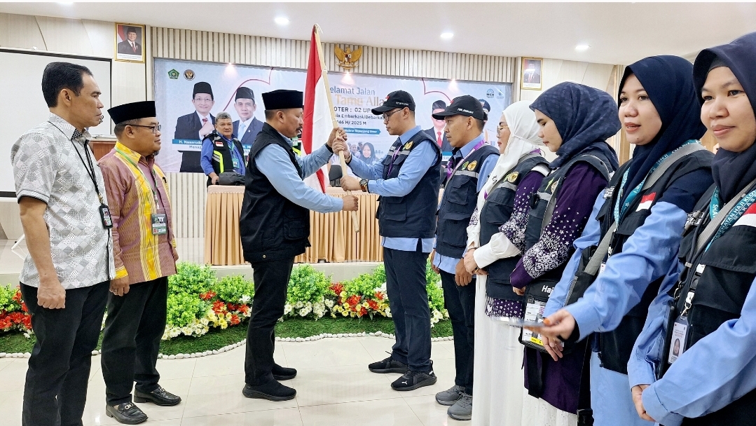 Lepas Kloter 2 Embarkasi Makassar, Ketua PPIH : Jaga Akhlak, Norma dan Etika Selama di Arab Saudi