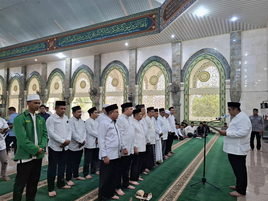 Bupati Maros Chaidir Syam, mengukuhkan pengurus LPTQ periode 2024-2027.