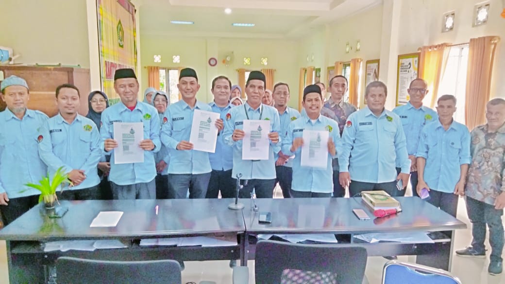 Foto bersama dengan barcode wakaf uanh