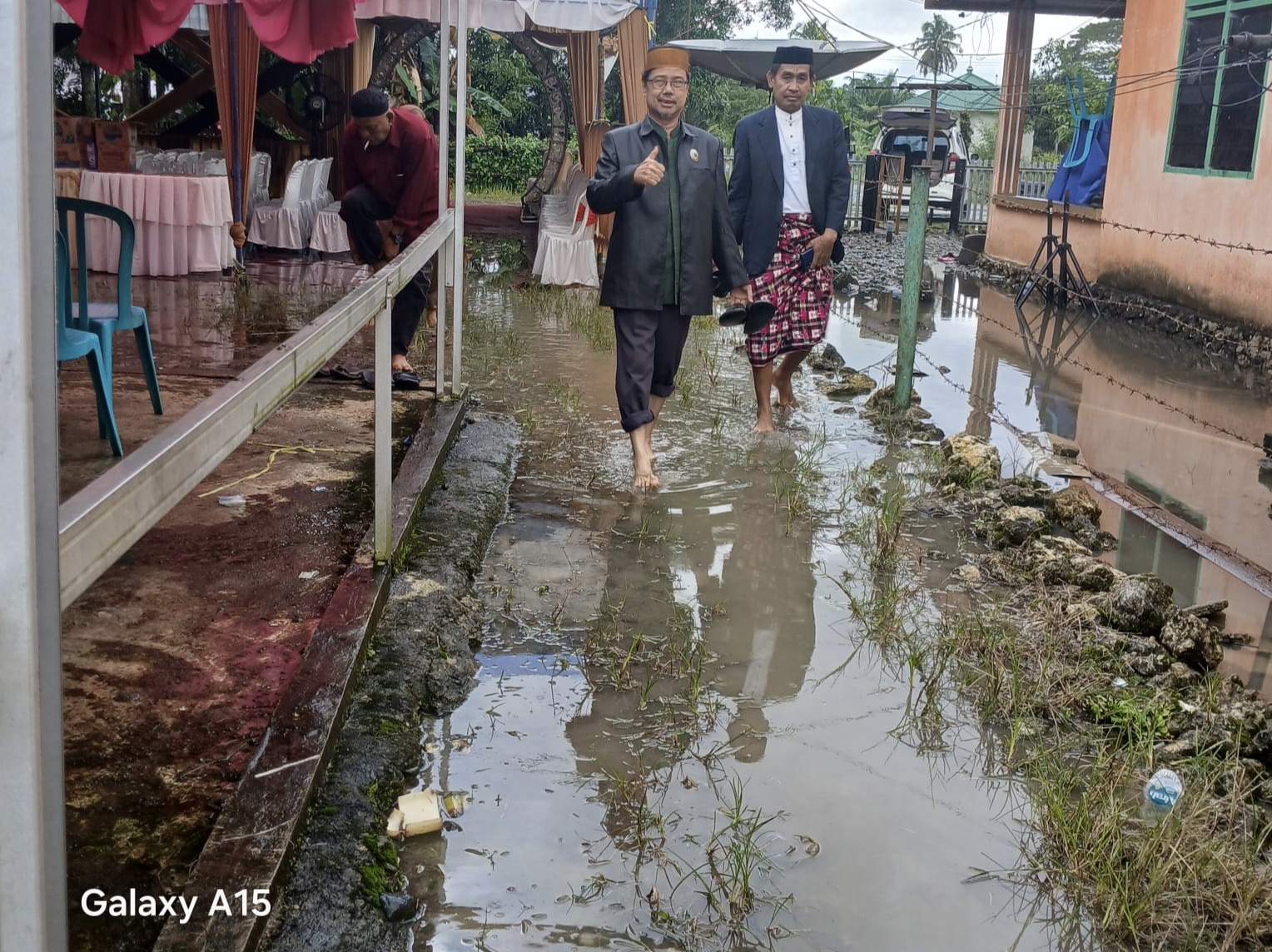 Banjir di Kompleks Pasar Desa Arasoe