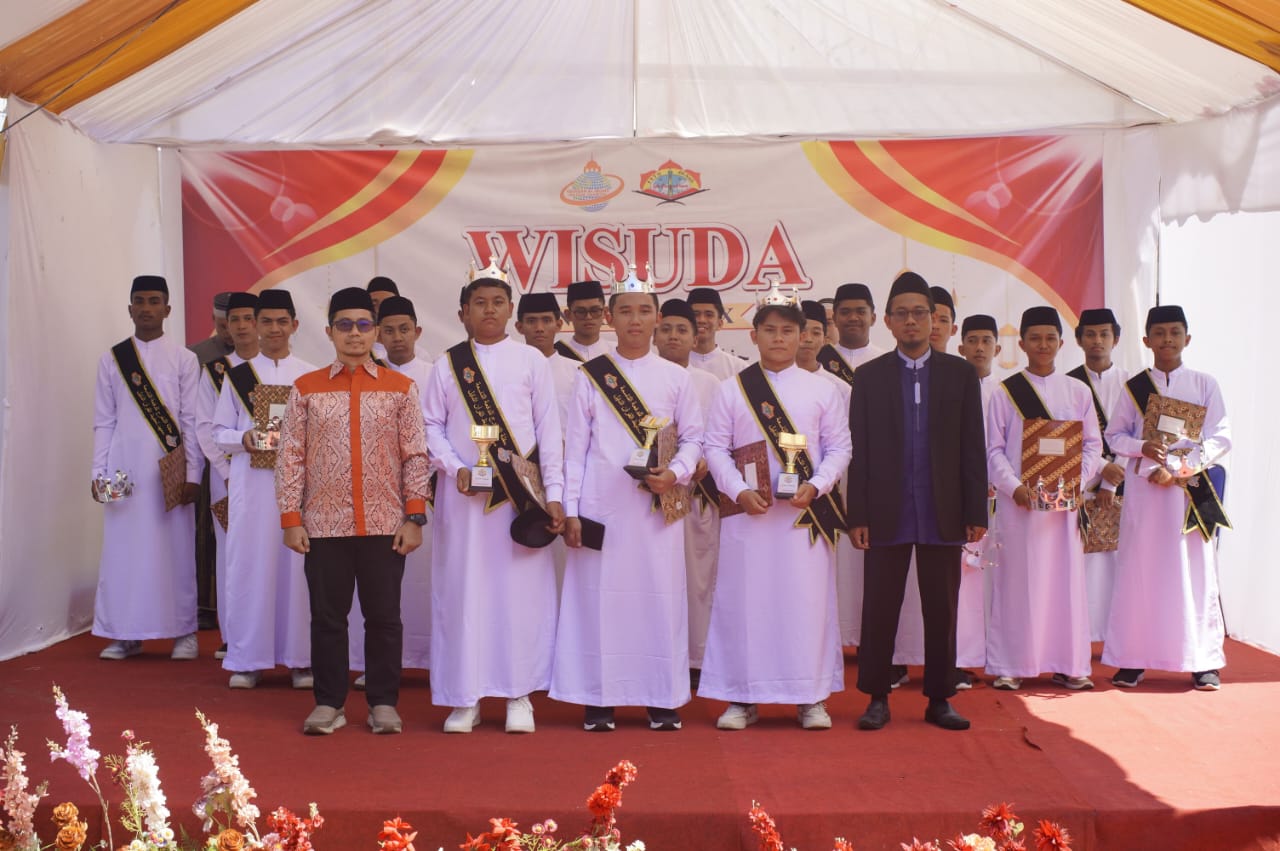 Foto bersama para Hafidz 30 juz