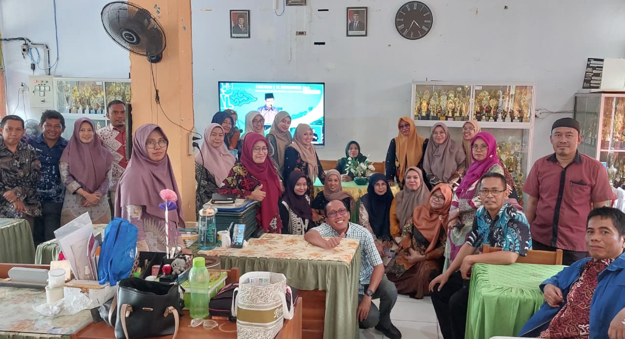 nsan Cendekia MAN 2 Kota Parepare Menyimak Arahan Menag RI