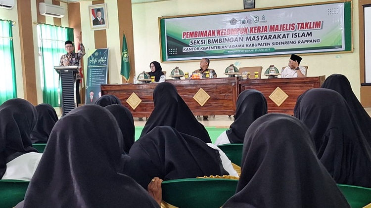 Kemenag Sidrap Gelar Pembinaan dan Pengukuhan Kelompok Kerja Majelis Taklim