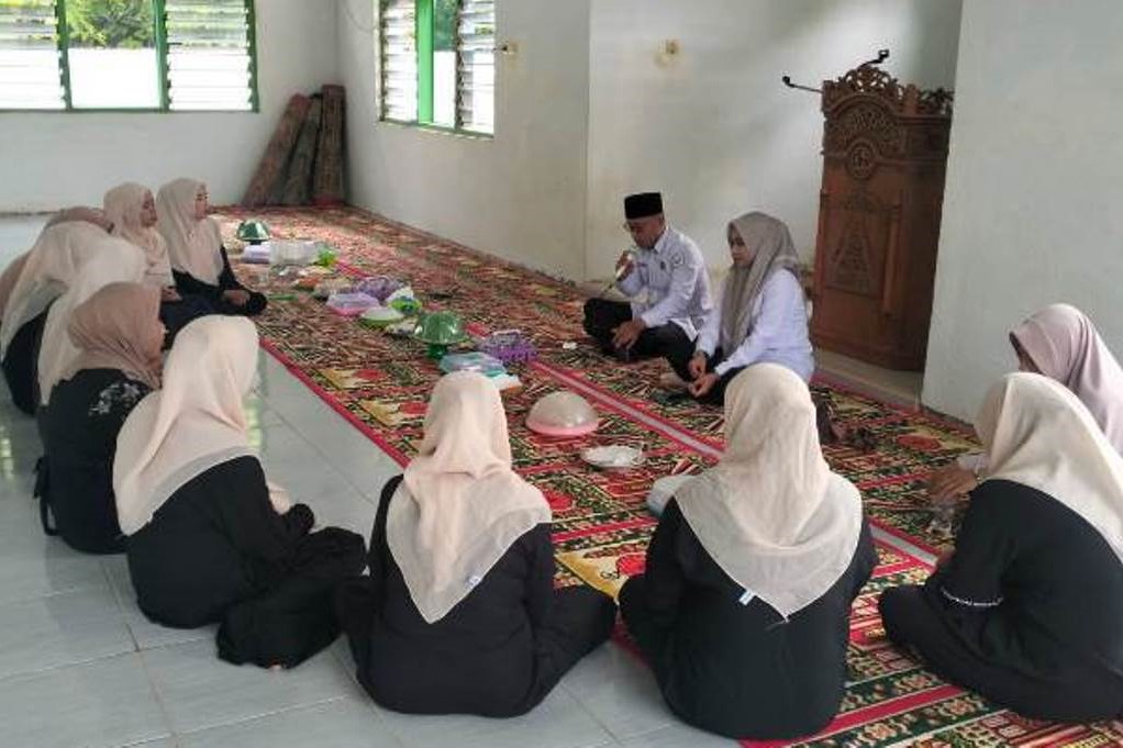 Suasana hangat dan penuh kekeluargaan mewarnai bimbingan penyuluhan menyambut Tahun Baru Islam bersama jamaah Dusun Cacae