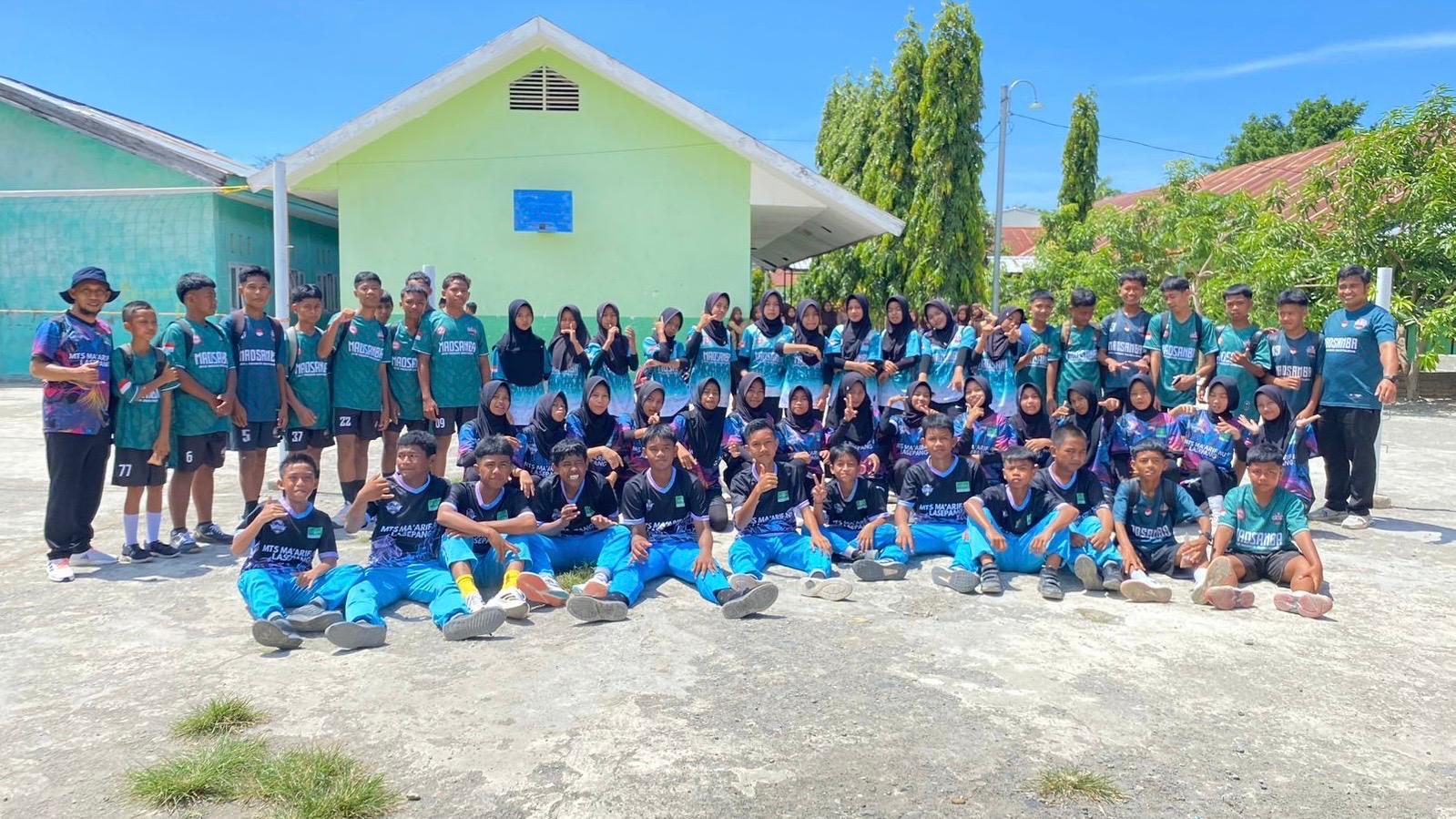 MTs Ma’arif NU Lasepang & MTsN Bantaeng Gelar Friendly Matchday Volleyball Leg 2 pada Jumat, 31 Oktober 2025 (Foto: Abian)