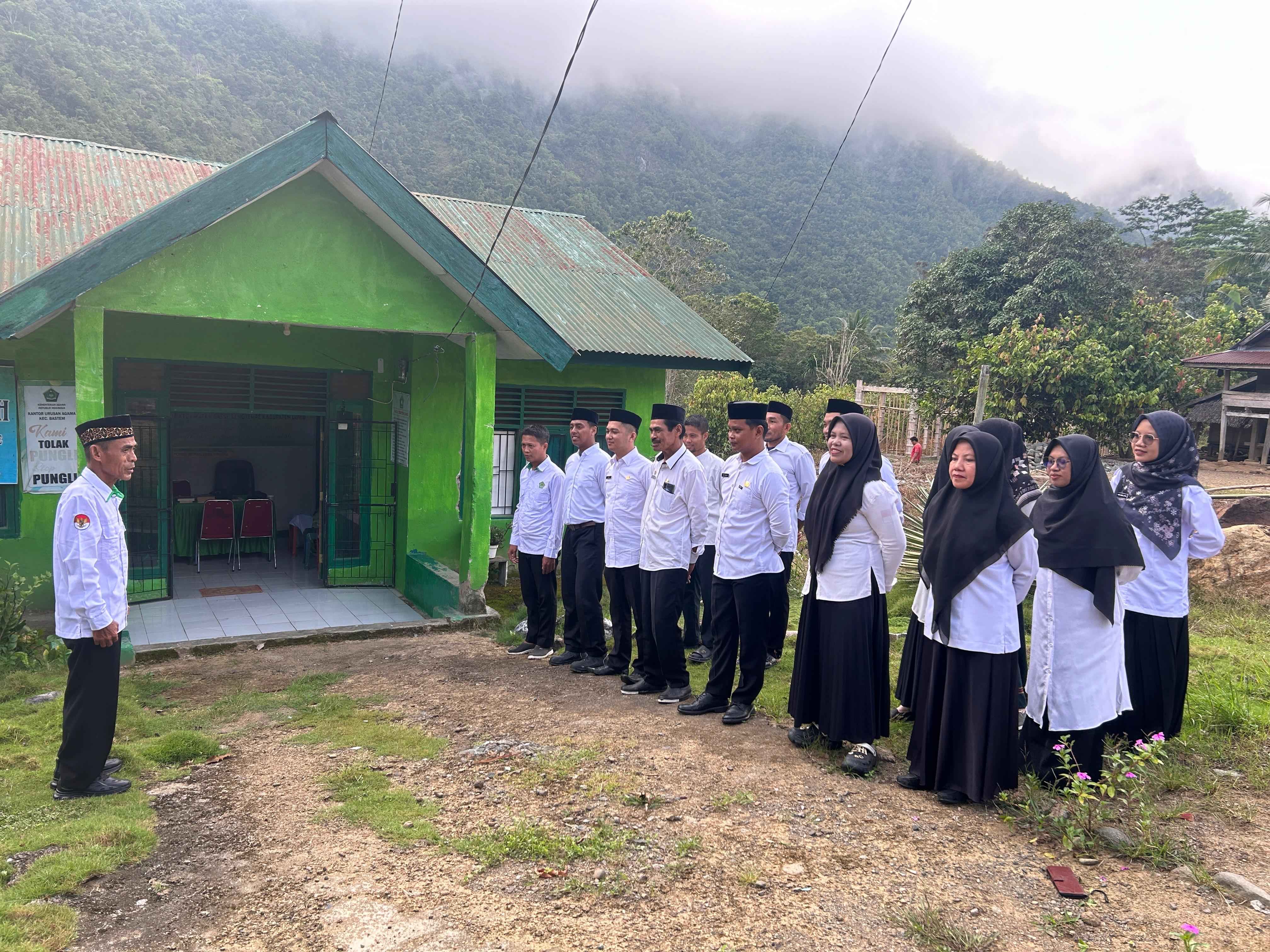 Drs. Kisman Berikan Pembinaan Pada CPNS dan PPPK