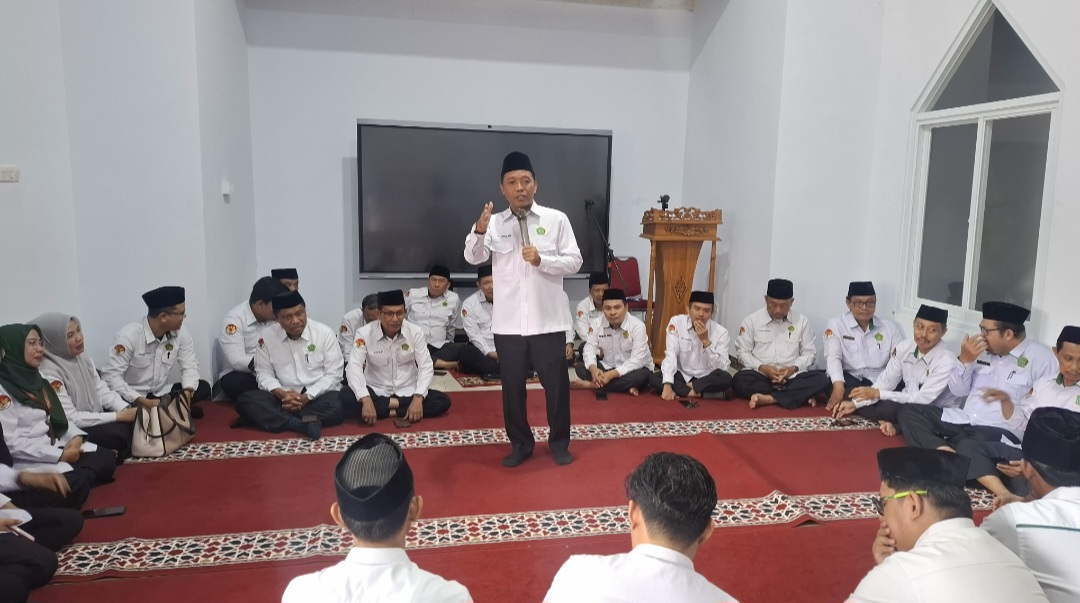 Kakankemenag Saat memberikan Arahan