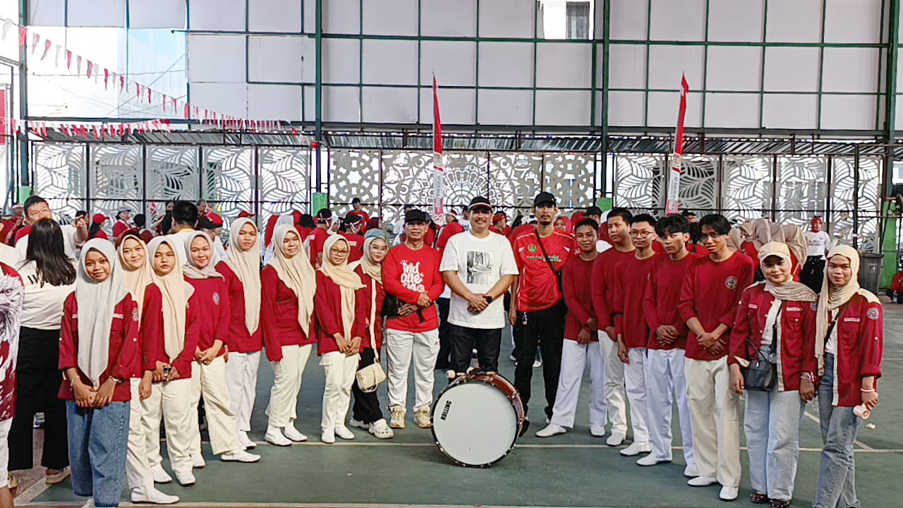 Drumb Band MAN 1 Kota Makassar Memukau di Jalan Sehat Kerukunan Kanwil Kemenag Sulsel