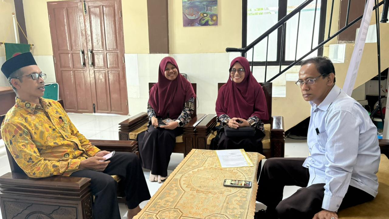 Kasubbag TU dan Kasi PAIS saat menerima audiensi guru PAI.