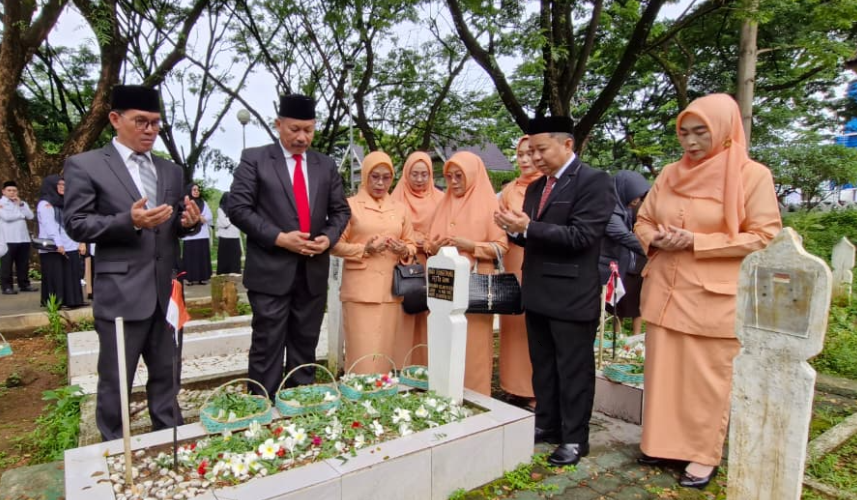 Ziarah dan tabur bunga ini menjadi agenda pembuka rangkaian peringatan HAB ke-80 sebagai bentuk penghormatan atas jasa dan pengorbanan para pahlawan bangsa.