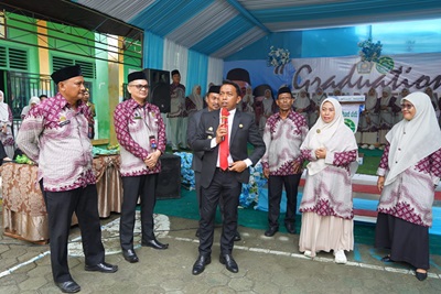 Haru Warnai Penamatan Siswa Mahad DDI, Bupati Sidrap dan Kepala Kemenag Sampaikan Pesan Mendalam