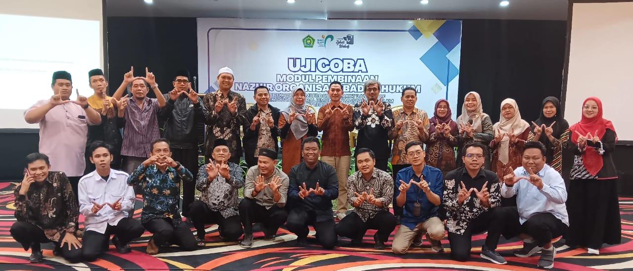Foto bersama para peserta Uji Coba Modul Pembinaan Nadzir Organisasi/Badan
