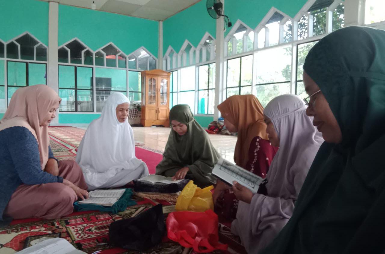 Afni bersama objek binaan