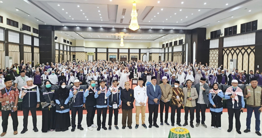 Wakil Bupati Mamasa Sambut Kepulangan Jemaah Haji Kloter 18 UPG