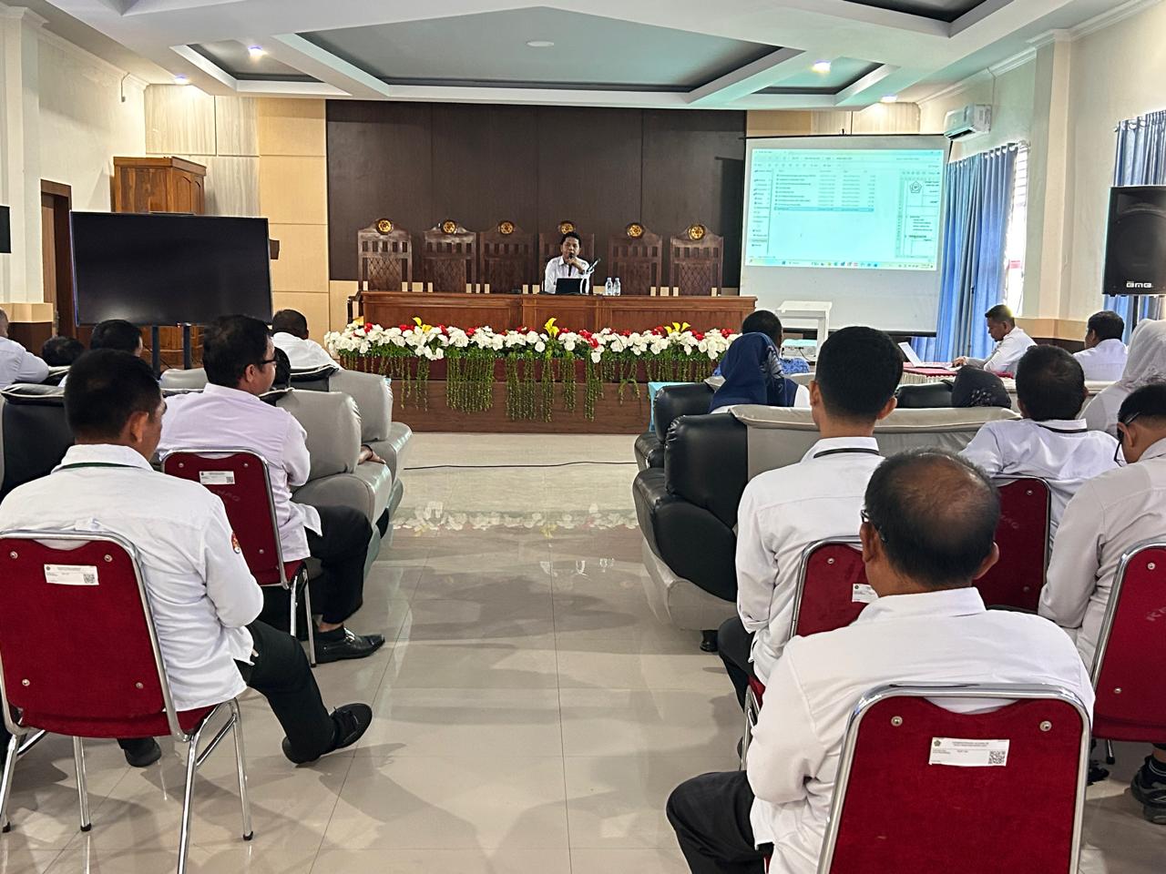 Suasana kegiatan Persamaan Persepsi tentang Petunjuk Teknis (Juknis) Bantuan Operasional Sekolah (BOS) Kemenag Bulukumba