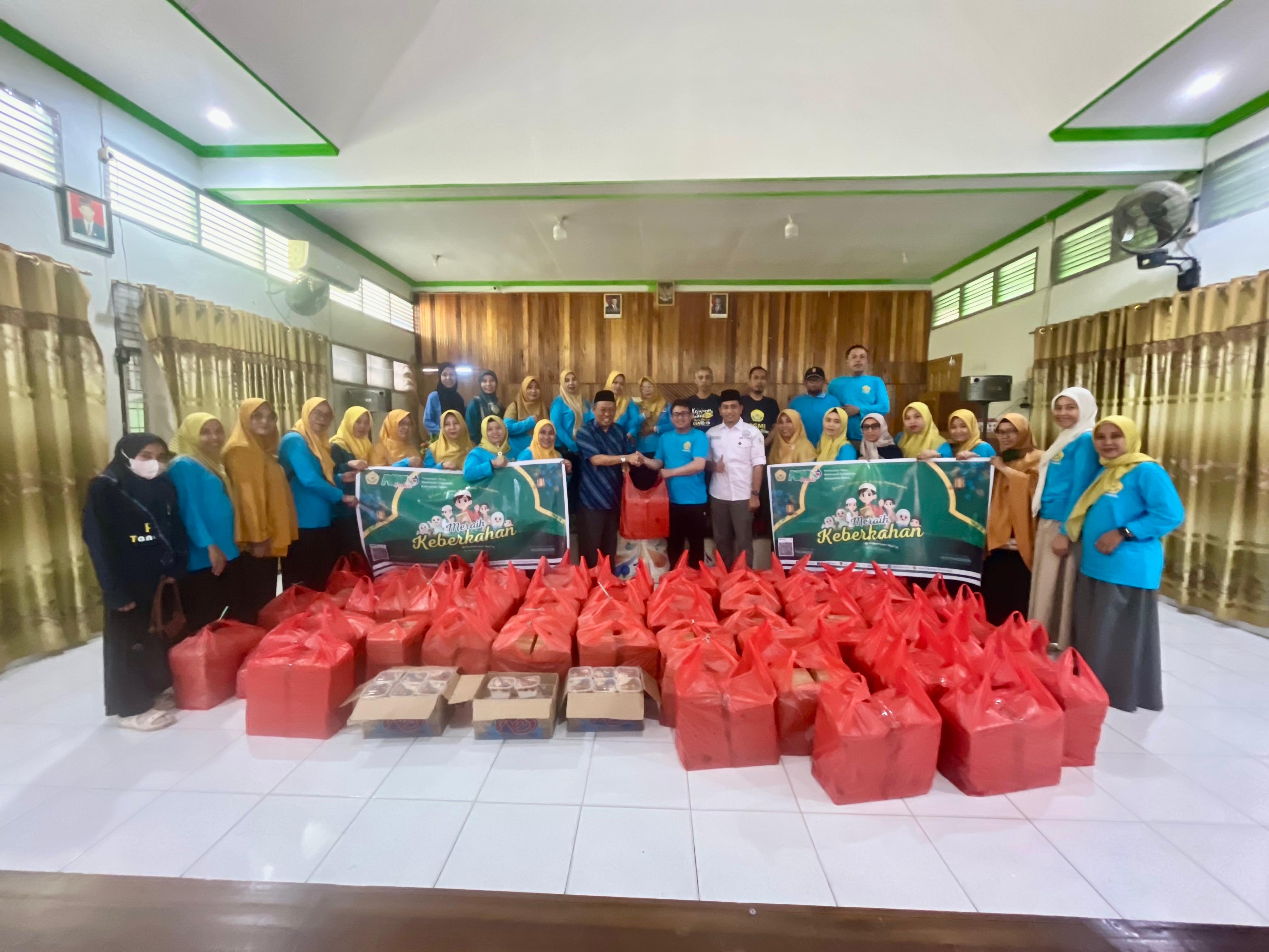 Kemenag Barru dan PGMI Peduli Hadirkan Kebahagiaan di Hari Asyura’