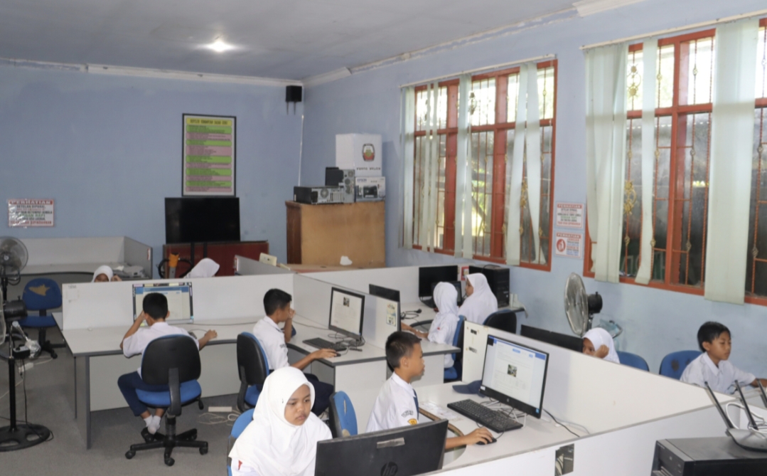 MTsN 4 Sinjai Mulai Laksanakan ANBK 2025, Hari Pertama Fokus pada Literasi dan Karakter