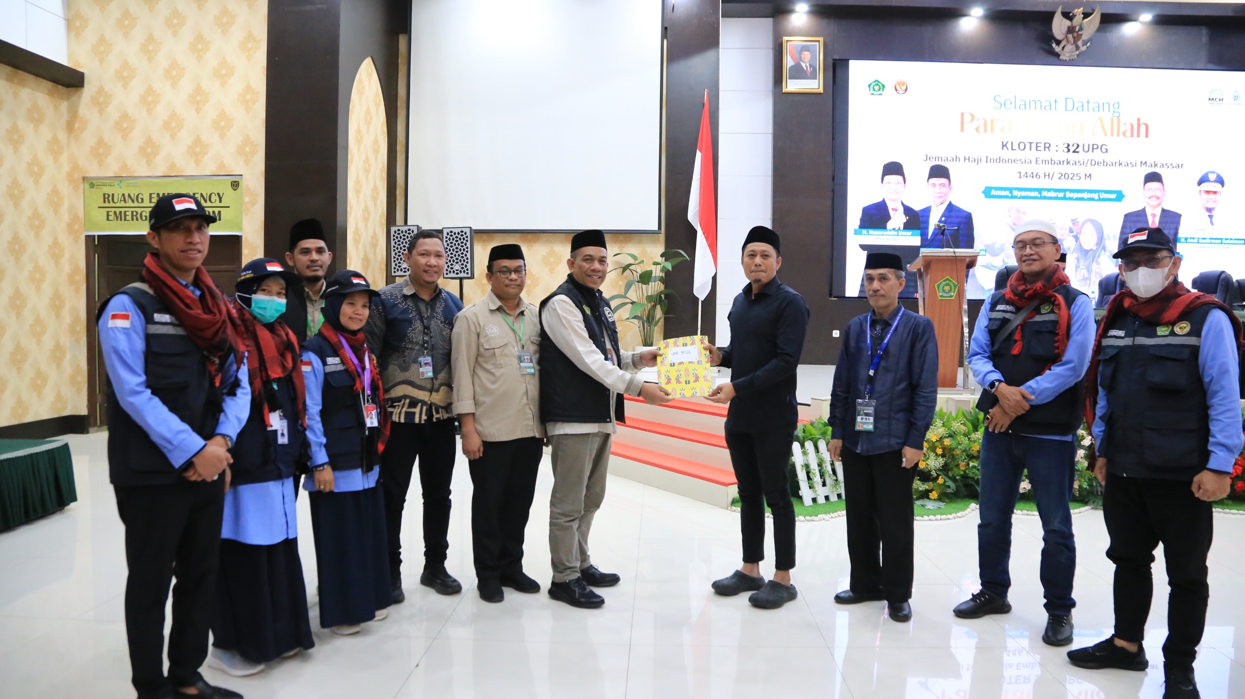 Bupati Enrekang Sambut JH Kloter 32 UPG,  Satu Wafat di Tanah Suci
