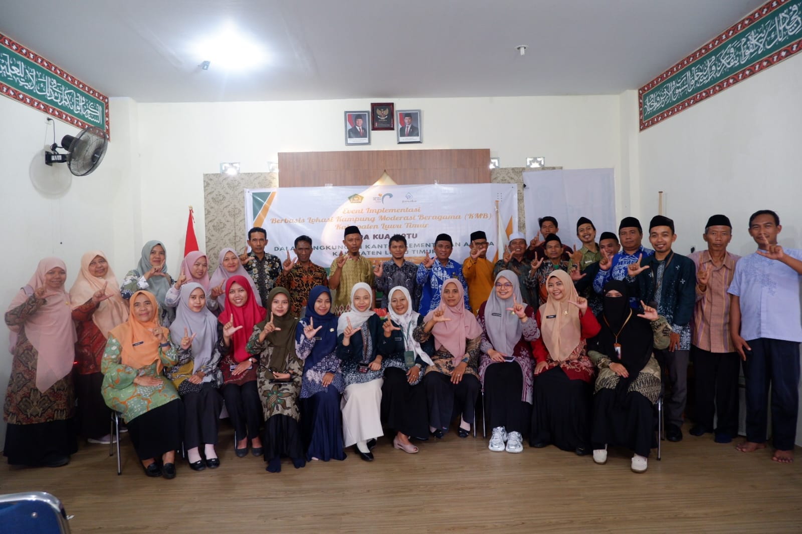 Foto bersama peserta kegiatan KMB
